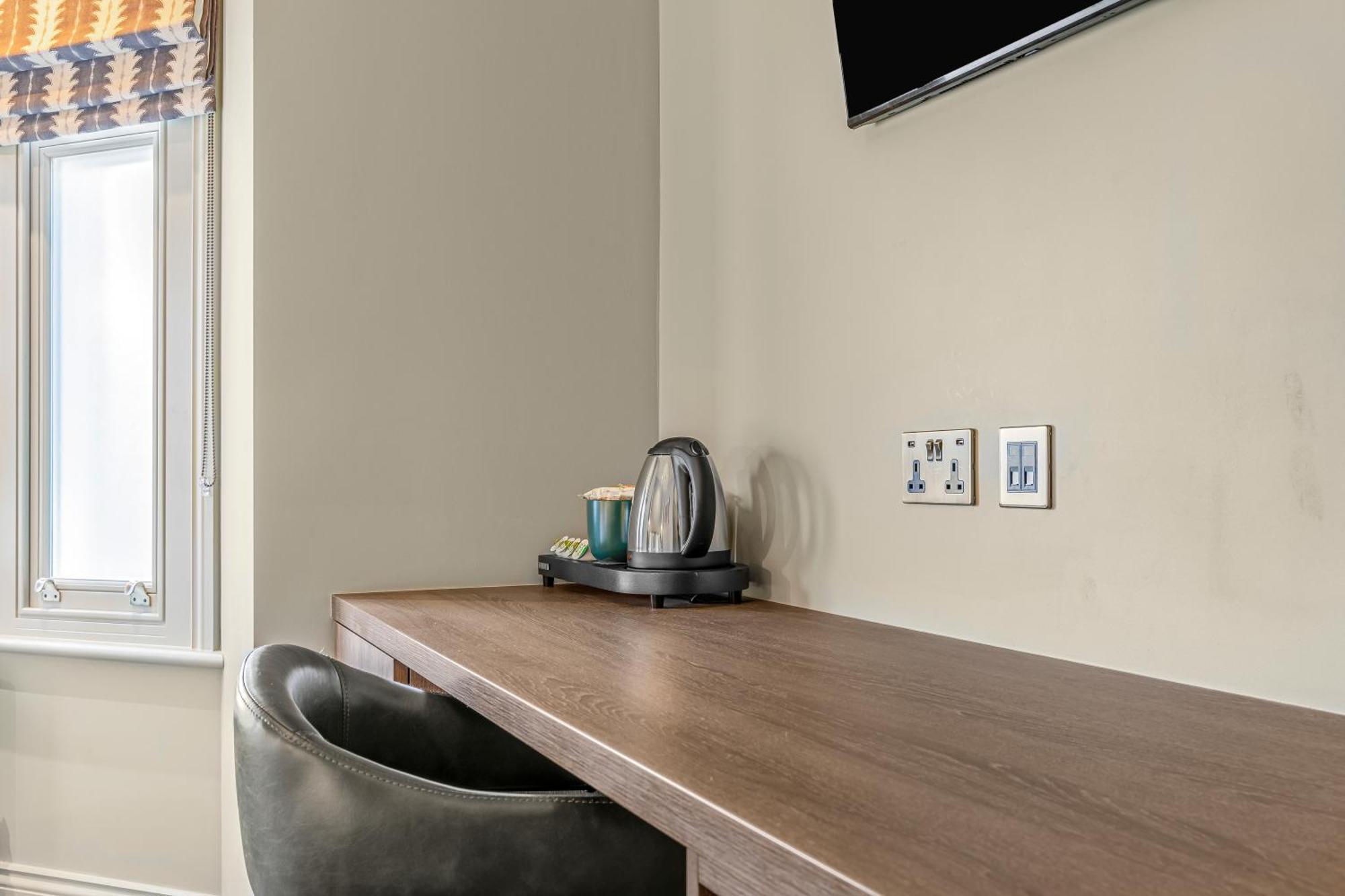 Pensión Clapham 4*